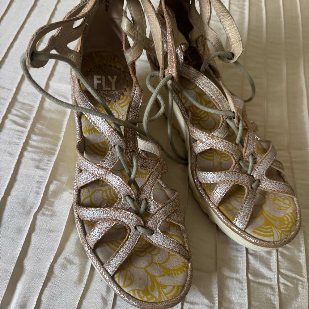 Fly London Women's Yuke Tan/Silver and Cream Sandals